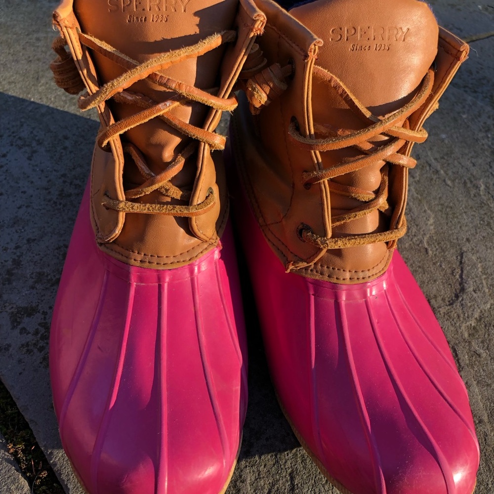 Sperry Girls Pink Saltwater boots size 6